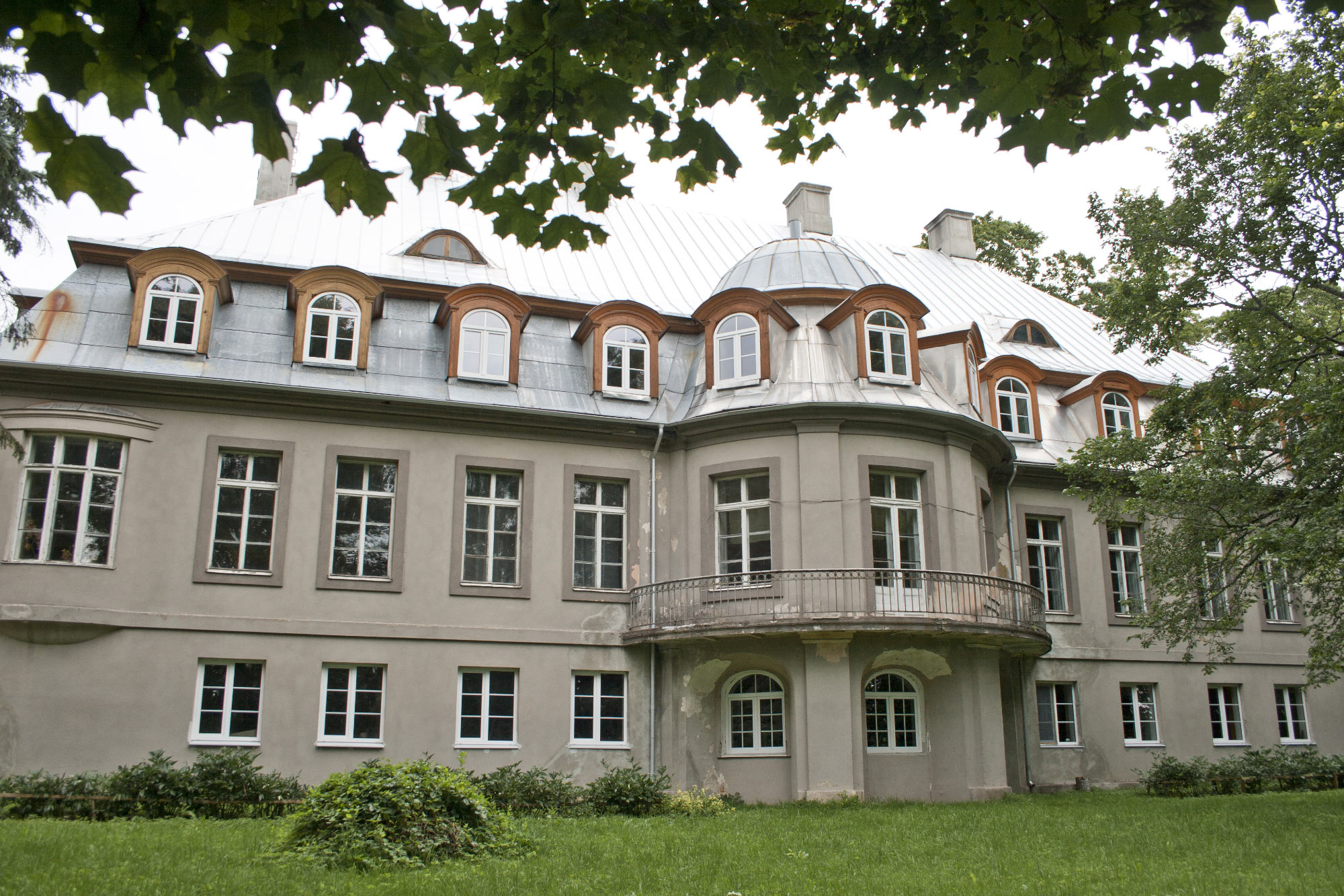 Vadakste, Renge